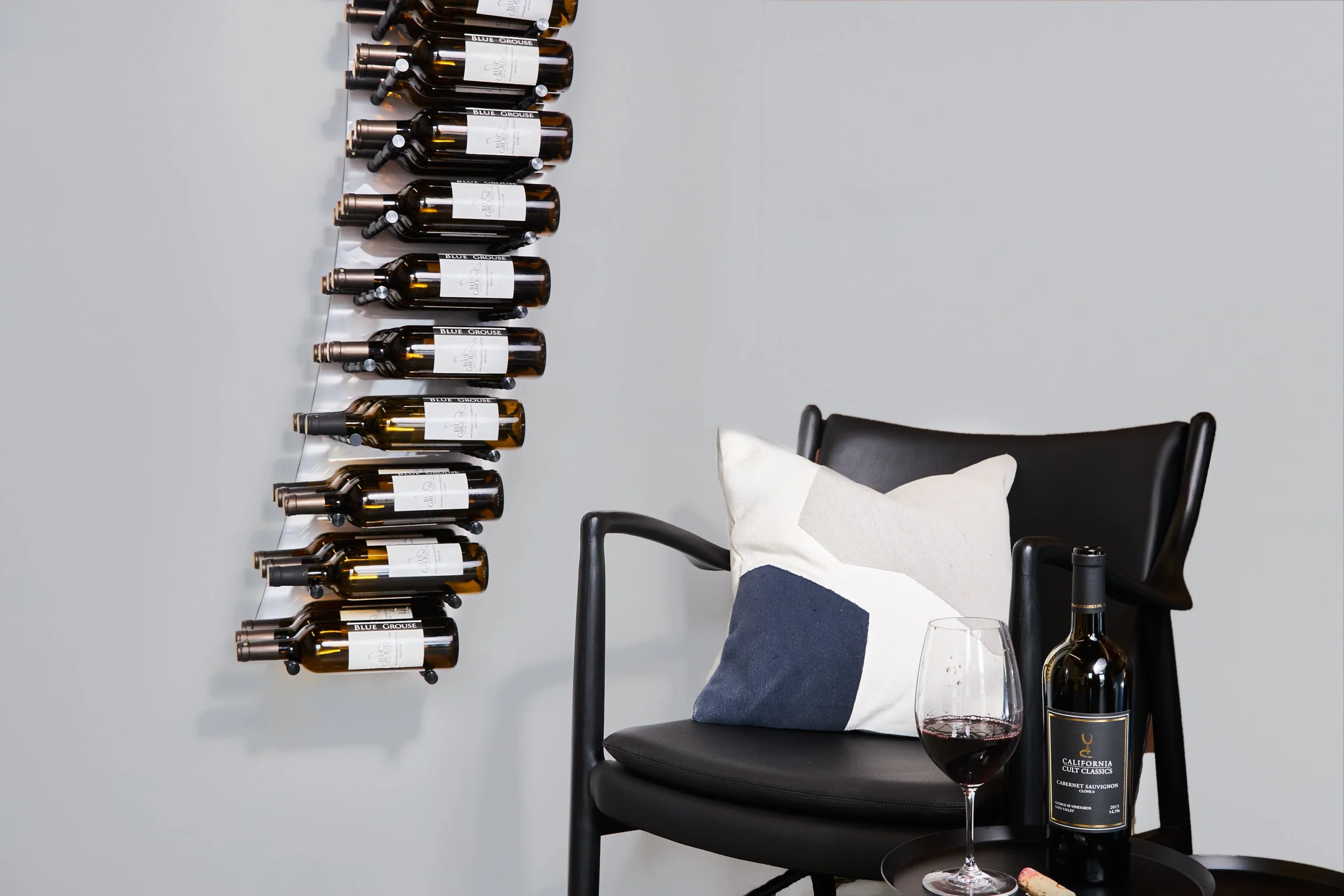 CloseUpCurvedWallPanelandWinePegs-scaled-1-1.webp